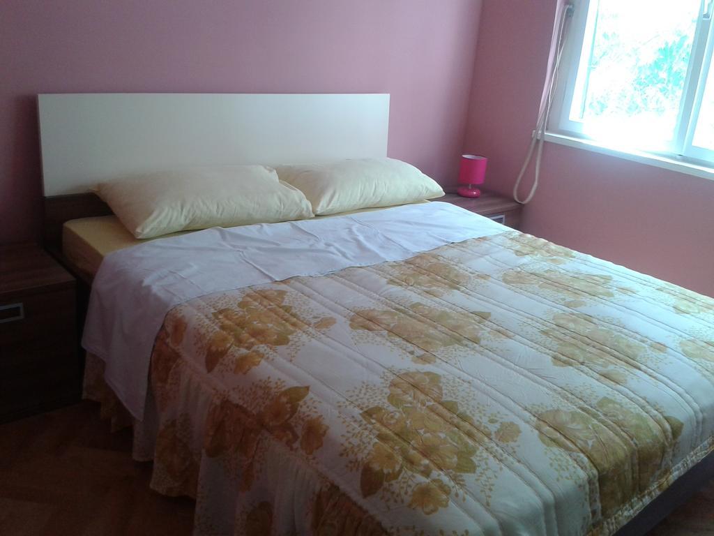 Apartment Mery Трогир Стая снимка
