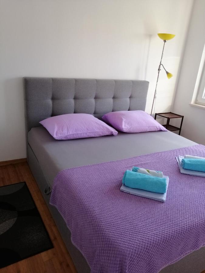 Apartment Mery Трогир Екстериор снимка