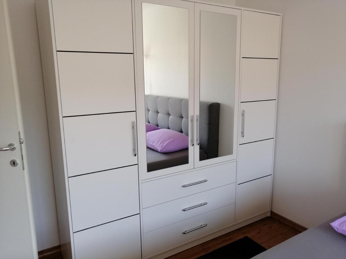 Apartment Mery Трогир Екстериор снимка
